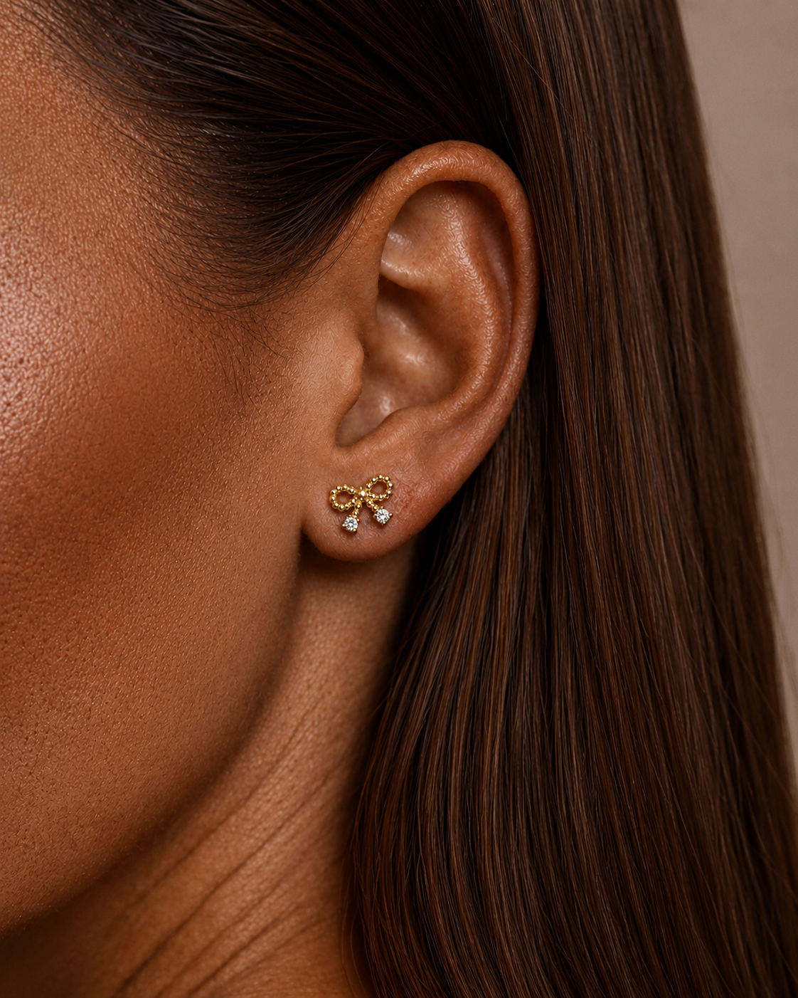 Crystal bow stud