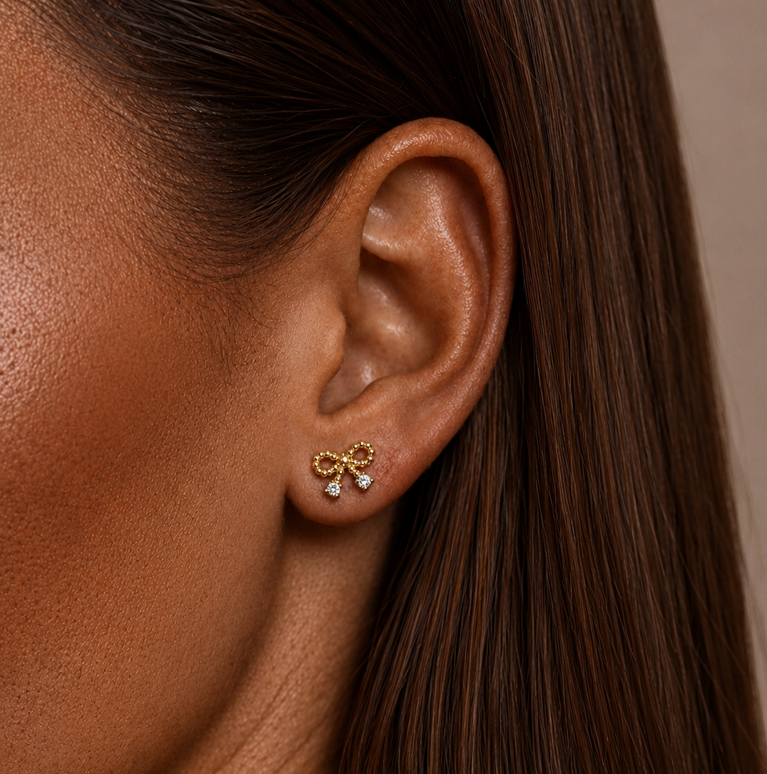 Crystal bow stud