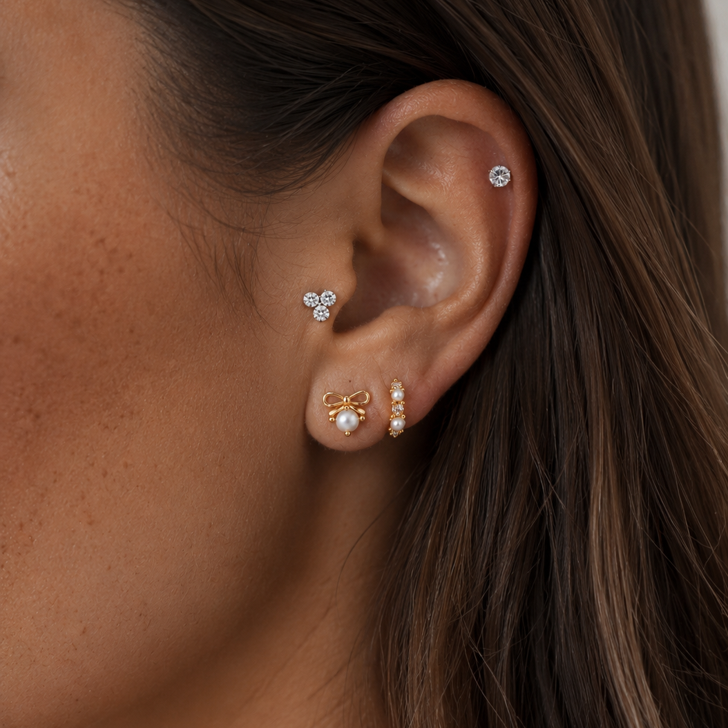Bow pearl stud